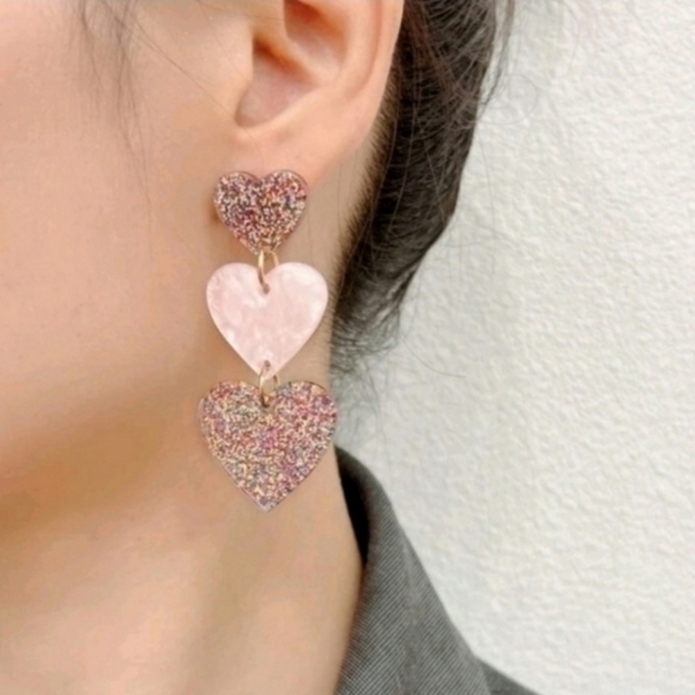 MODCLOTH GLITTER HEART DANGLE EARRINGS 1